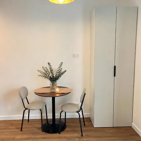 Cozy - Close To Centre *